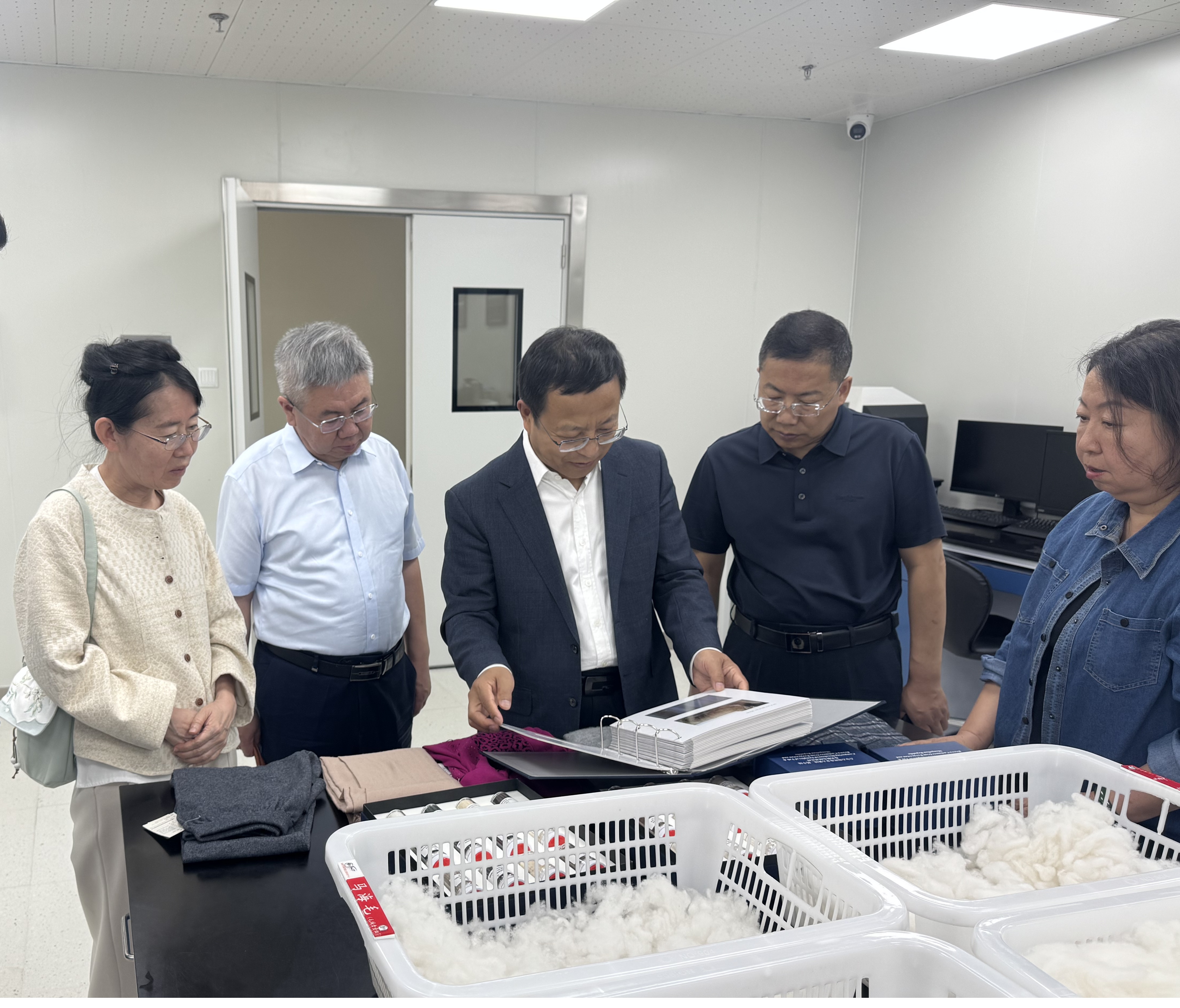 杜跃军同志赴内蒙古调研毛绒纤维公证检验工作